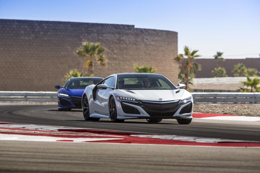  Acura NSX 2016 года  (NA) (фото 90 из 286)